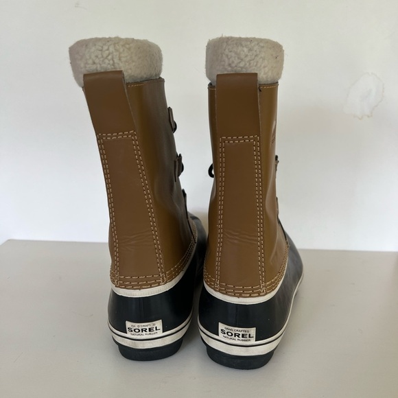 Sorel Youth Caribou Leather Winter Boots in "Buff" Black and Tan , size 7 - Picture 2 of 10